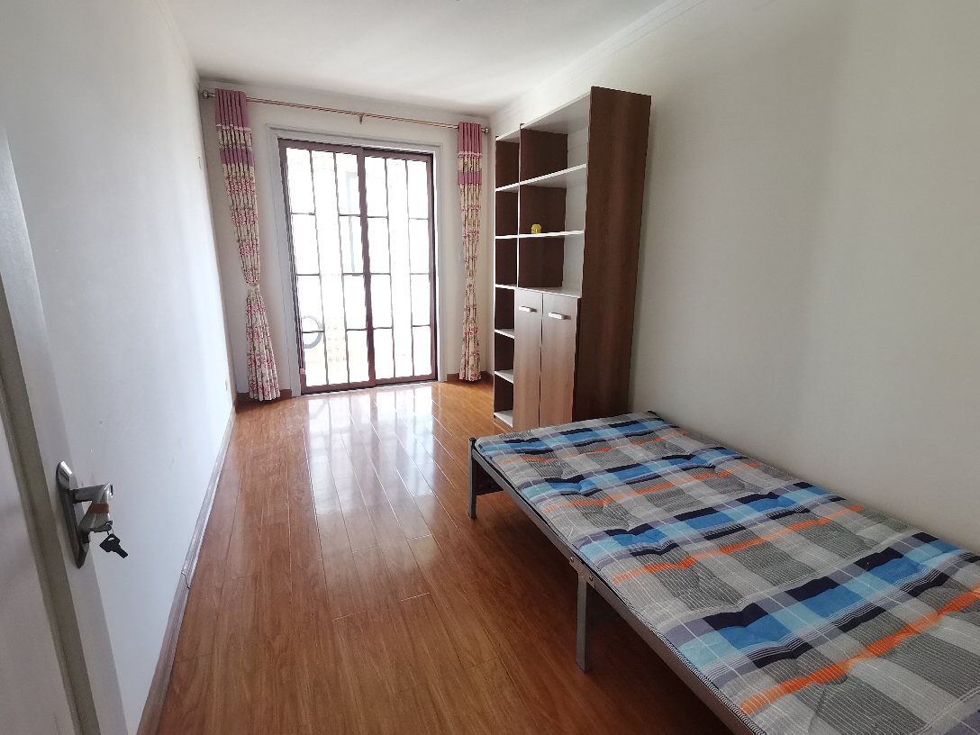 名仕豪庭 3室2廳1衛(wèi)129m2122萬元