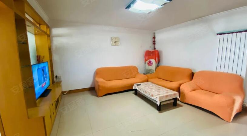 龍泉苑 1室1廳1衛(wèi)106m2118萬(wàn)元