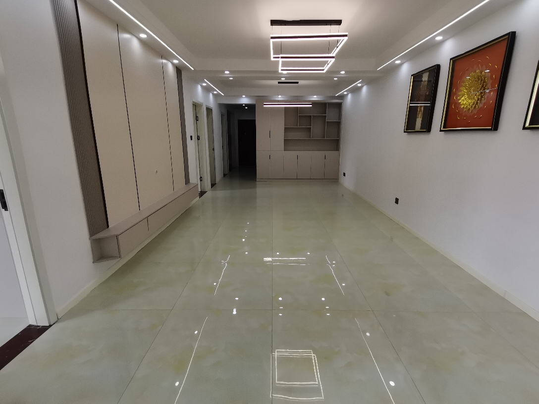 人和天地  3室2廳1衛(wèi)118m2126萬元