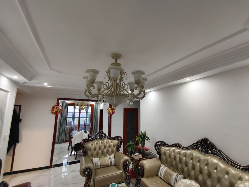 精裝修3室2廳2衛(wèi)137m2166萬元