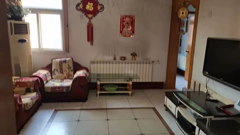 普通裝修3室1廳1衛(wèi)90m286萬(wàn)元