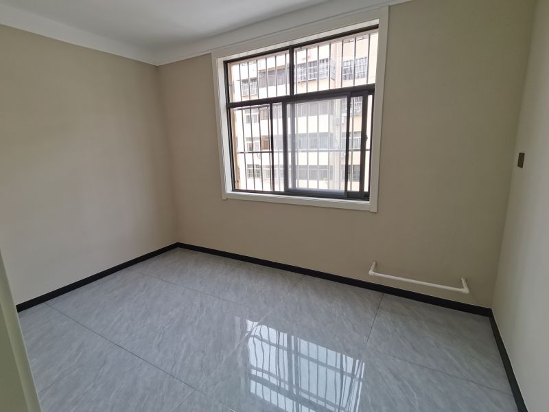 安居小區(qū)  3室1廳1衛(wèi)81.5m282.8萬(wàn)元