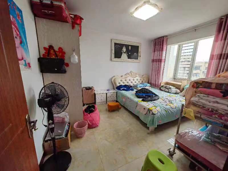 急售！雙學(xué)區(qū)精裝修3室2廳1衛(wèi)100m285萬(wàn)元