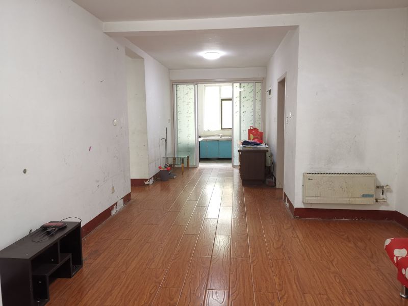 普通裝修3室2廳2衛(wèi)118m2138.8萬元