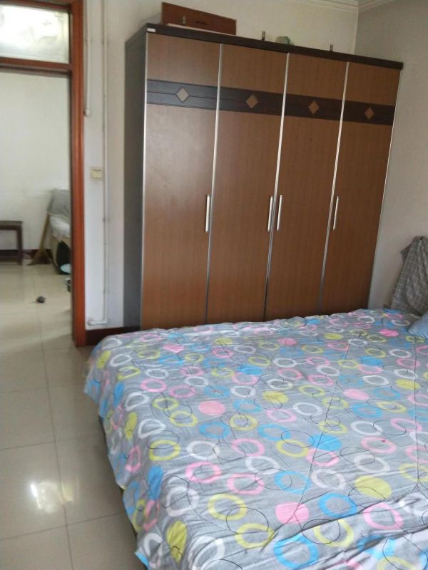 平等小區(qū)，普通裝修2室1廳1衛(wèi)60m21000元/月