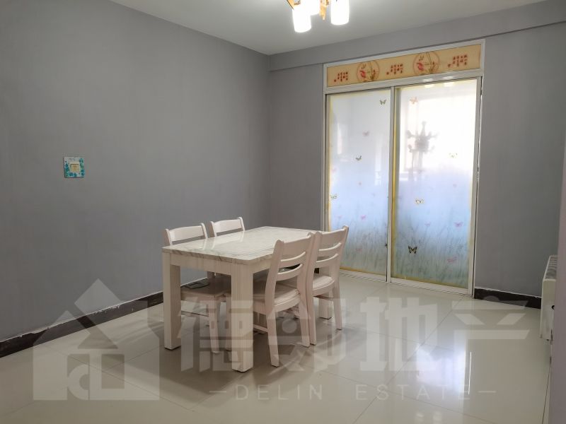 通盛上?；▓@  3室2廳1衛(wèi)  122m2  1800元/月