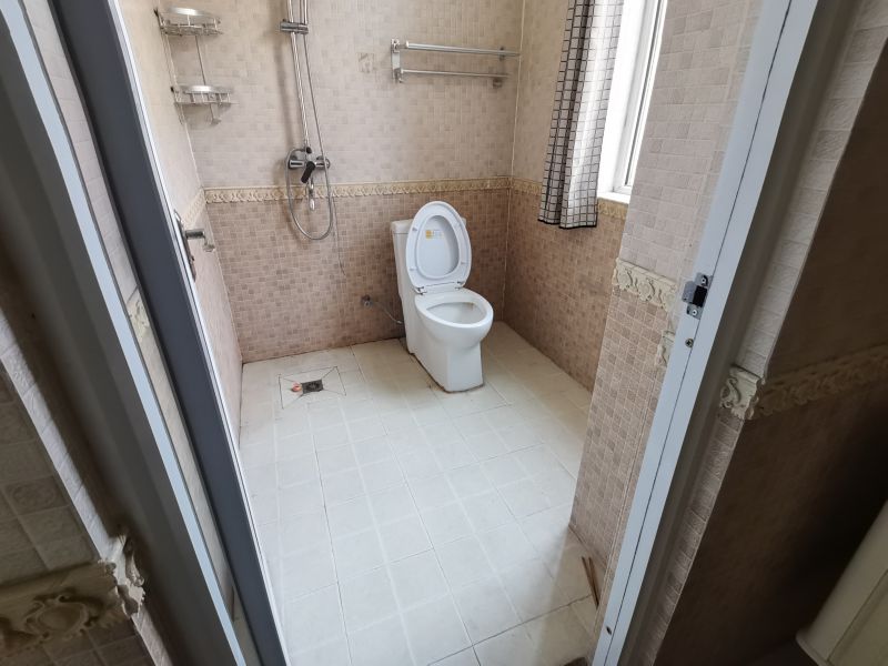 陽光國(guó)際 精裝修！2室2廳1衛(wèi)107m2，溫馨舒適有鑰匙，好房急租