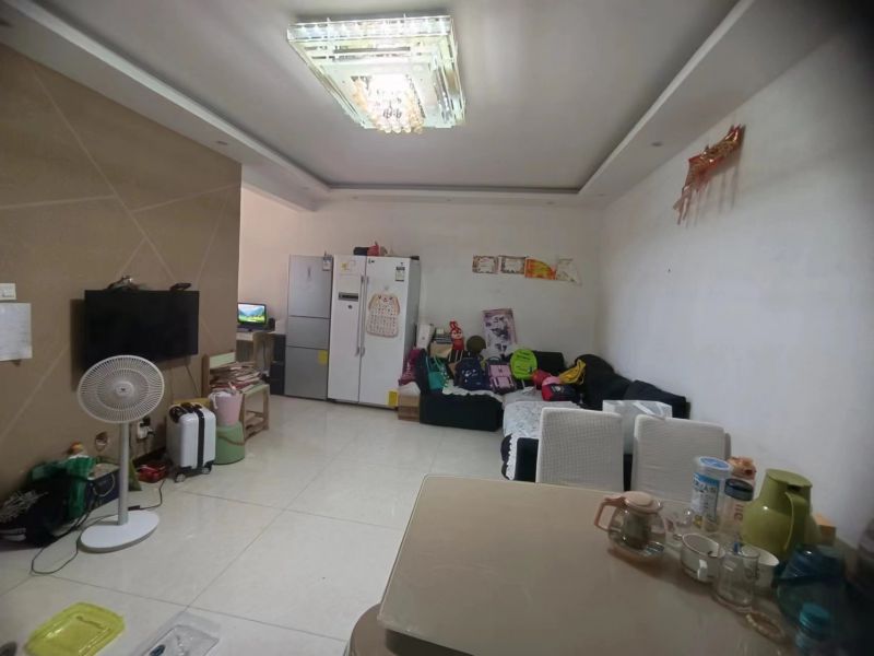 陽光國(guó)際  2室2廳1衛(wèi)100m22000元/月