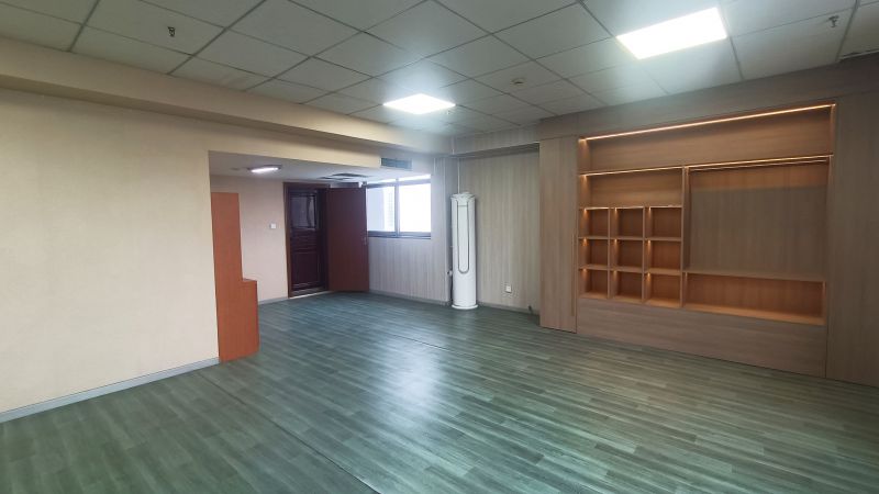 108m2 2000元/月 精裝修 3室1廳0衛(wèi)寫字樓