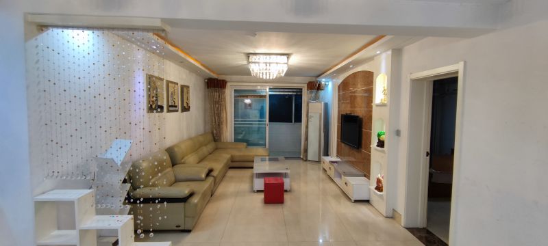 嘉德城市花園4樓精裝修帶車(chē)庫(kù)，拎包入住，3室2廳1衛(wèi)119m21500元/月出租