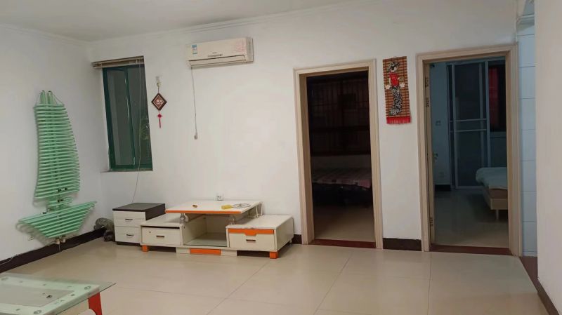 普通裝修3室2廳1衛(wèi)100m21500元/月