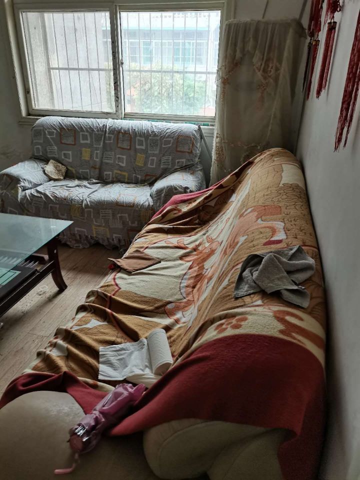 普通裝修3室1廳1衛(wèi)87m2900元/月（整年租優(yōu)惠）