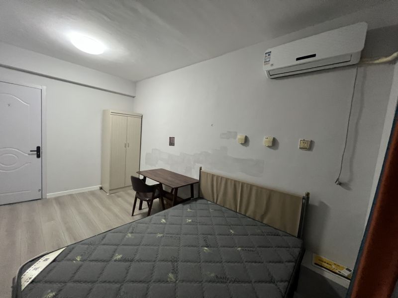 精裝修3室2廳2衛(wèi)20m2400元/月