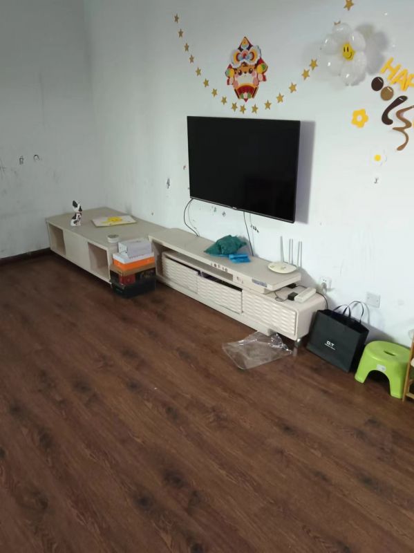 普通裝修2室2廳1衛(wèi)98m21350元/月