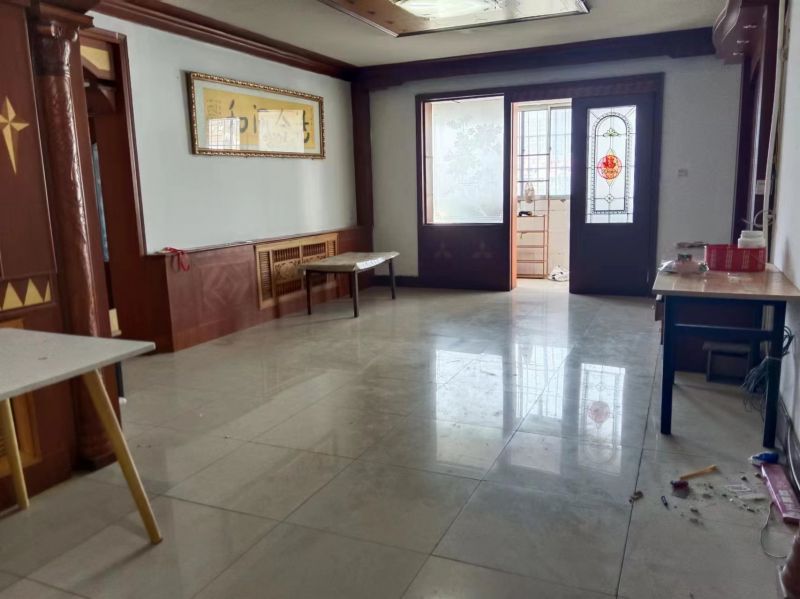 適合三代人居住的房子，7室3廳2衛(wèi)183m2125萬(wàn)元