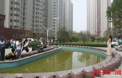 精裝修3室2廳1衛(wèi)131m22400元/月