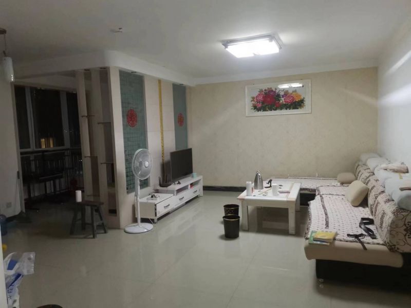 精裝修3室1廳1衛(wèi)105m21500元/月