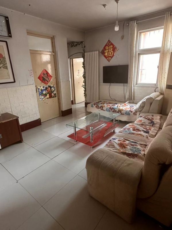 毛坯3室1廳1衛(wèi)77m2999元/月