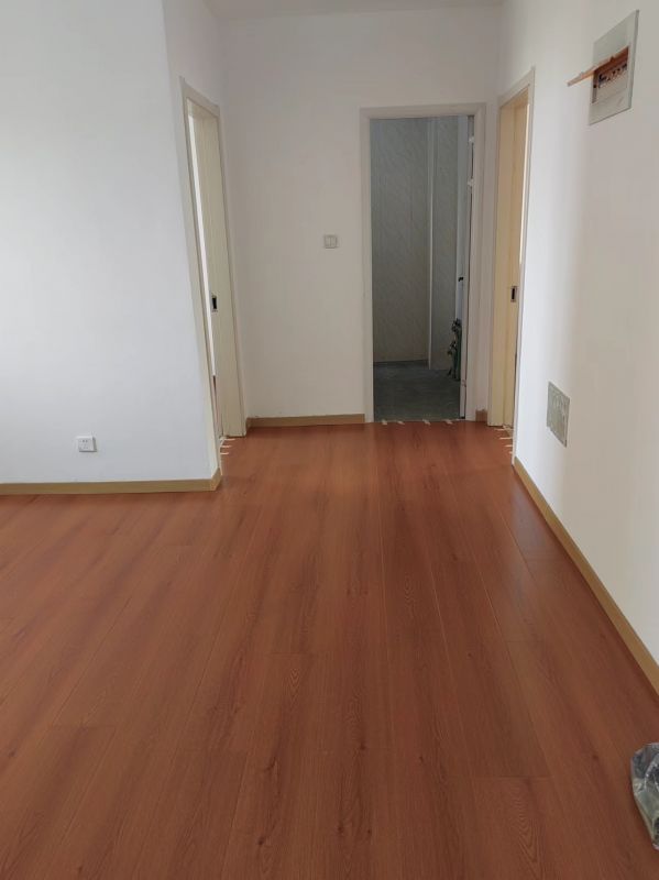 普通裝修2室1廳1衛(wèi)87m21050元/月