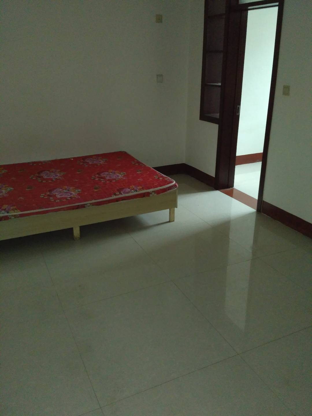 普通裝修2室2廳1衛(wèi)105m21000元/月