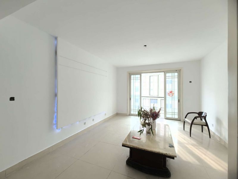 滕陽麗都 多層三樓 房產(chǎn)證滿五 送儲藏室