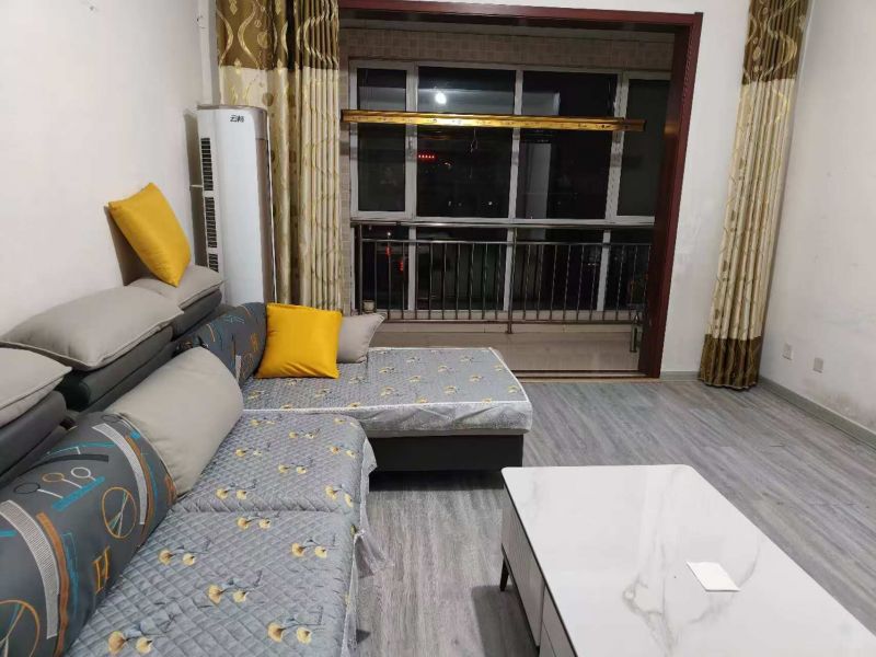 普通裝修3室2廳2衛(wèi)136m21800元/月