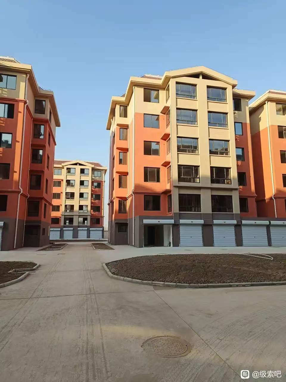 毛坯3室1廳1衛(wèi)94m214.8萬元