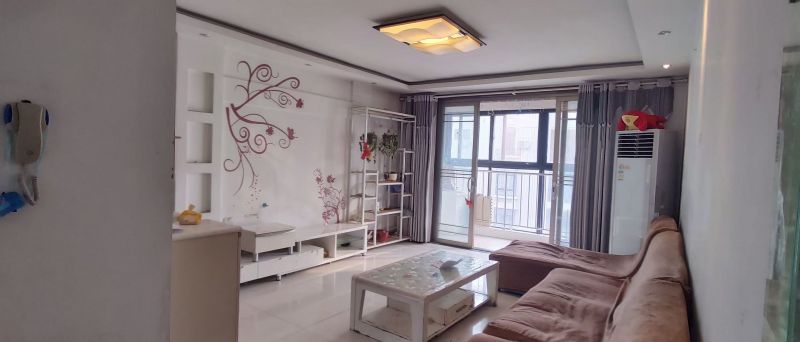 櫻花苑二期普通裝修3室2廳1衛(wèi)141m21600元/月