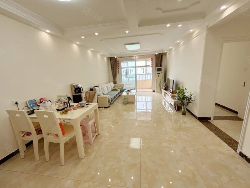 精裝修3室2廳1衛(wèi)128m2116萬(wàn)元