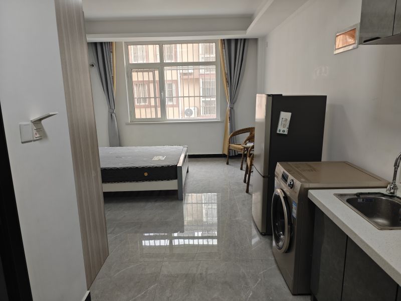 精裝修1室1廳1衛(wèi)38m21000元/月