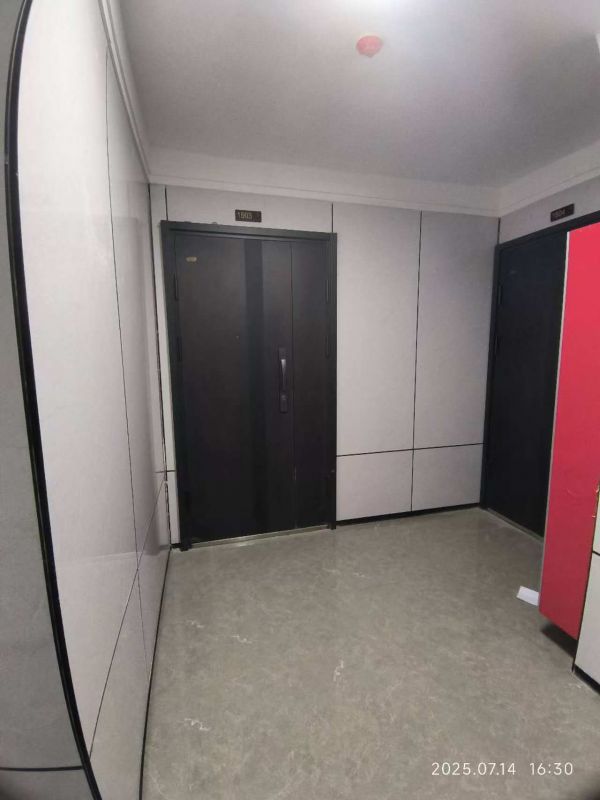 毛坯3室2廳1衛(wèi)112m272萬元