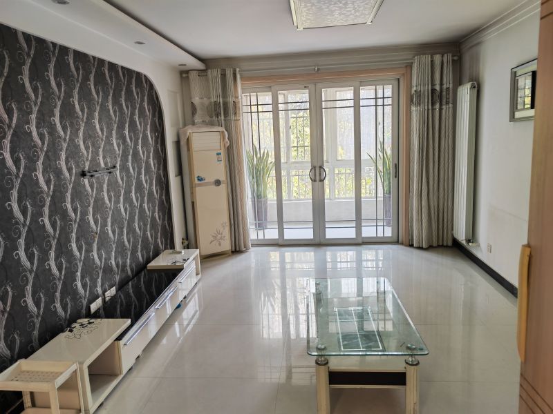 普通裝修3室2廳1衛(wèi)113m2104萬元