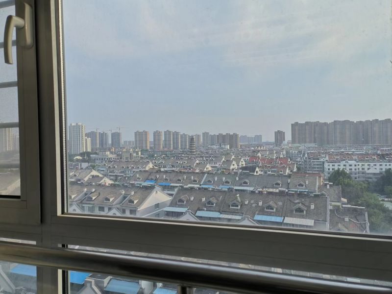 中央城個(gè)人的房子出租，價(jià)格便宜。122m2