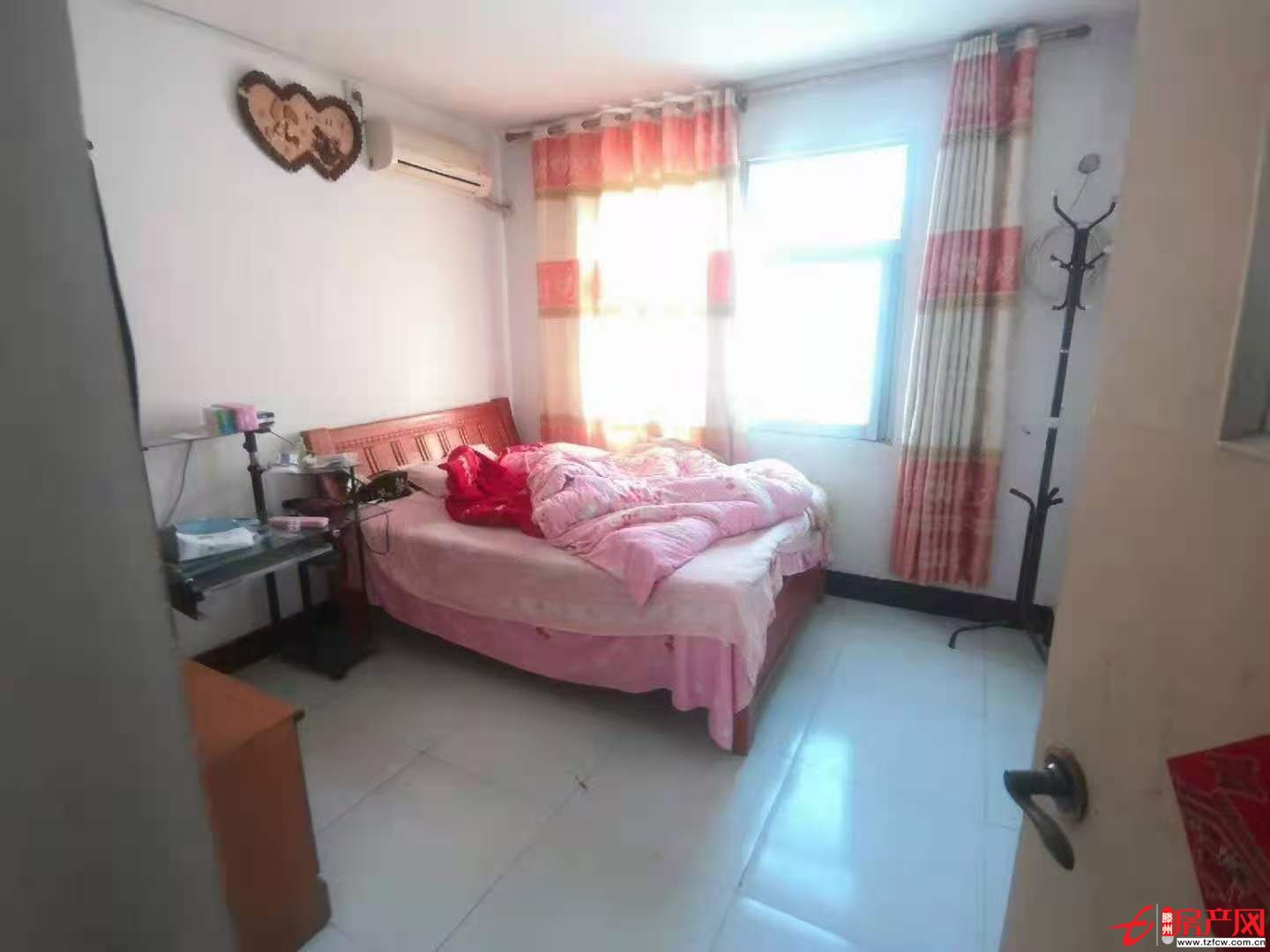 供銷公寓滿五唯一三室二樓學(xué)區(qū)房